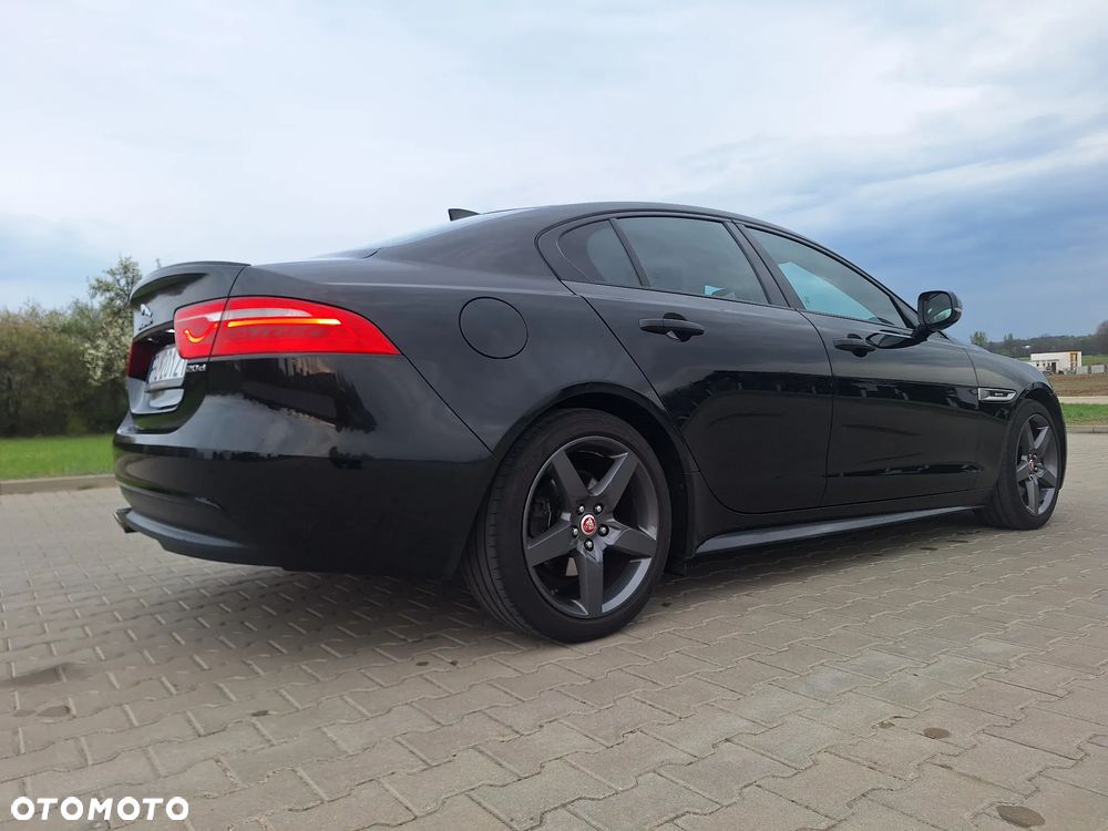 Jaguar XE 20d R-Sport - 20