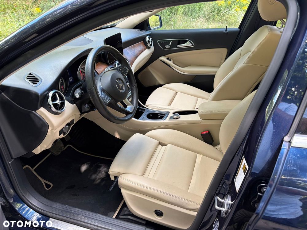 Mercedes-Benz GLA 250 7G-DCT Urban - 6