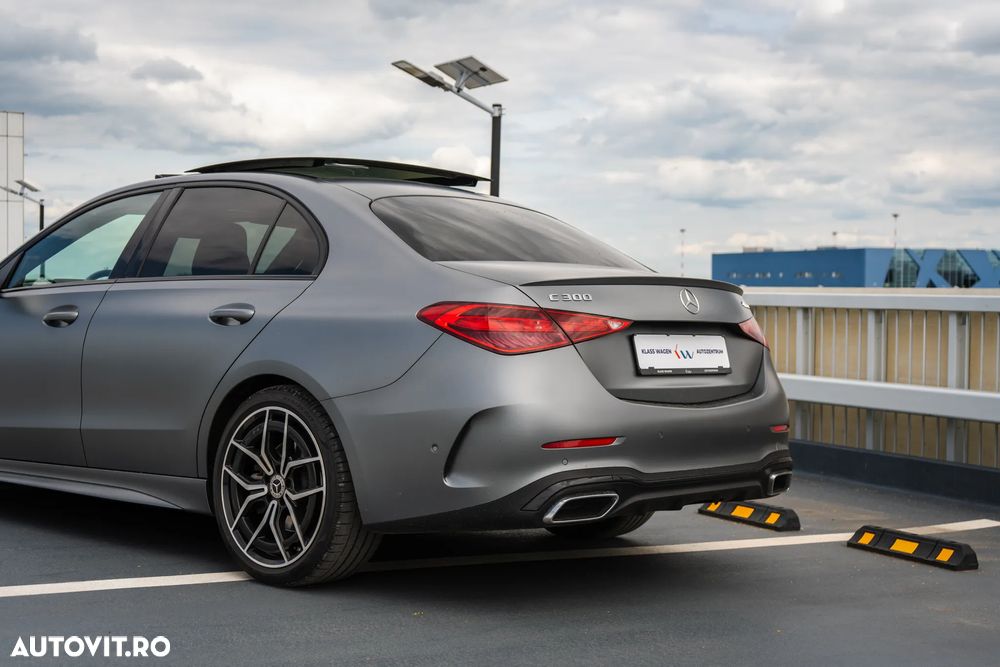 Mercedes-Benz C 300 4MATIC 9G-TRONIC AMG Line - 12