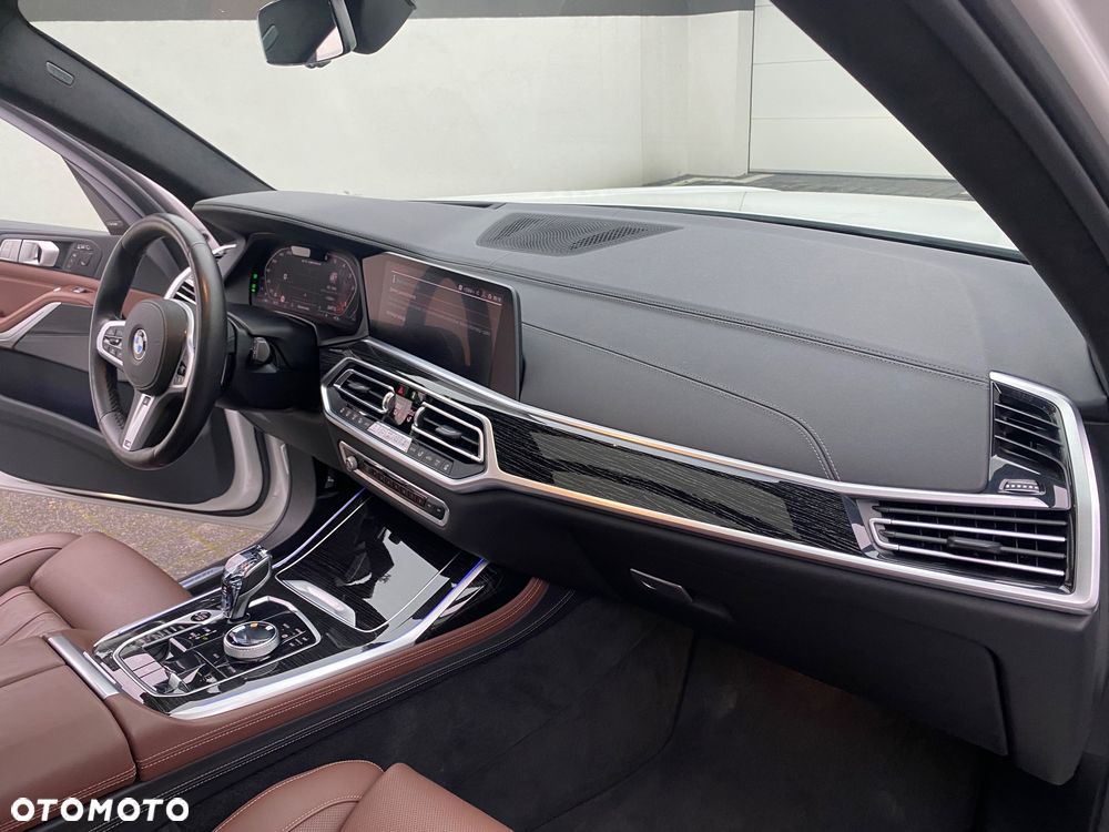 BMW X7 - 27