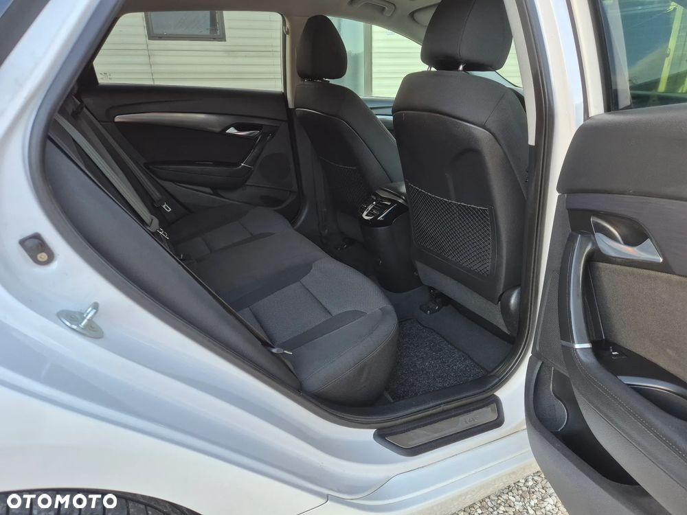 Hyundai i40 Kombi 1.7 CRDi Premium - 16