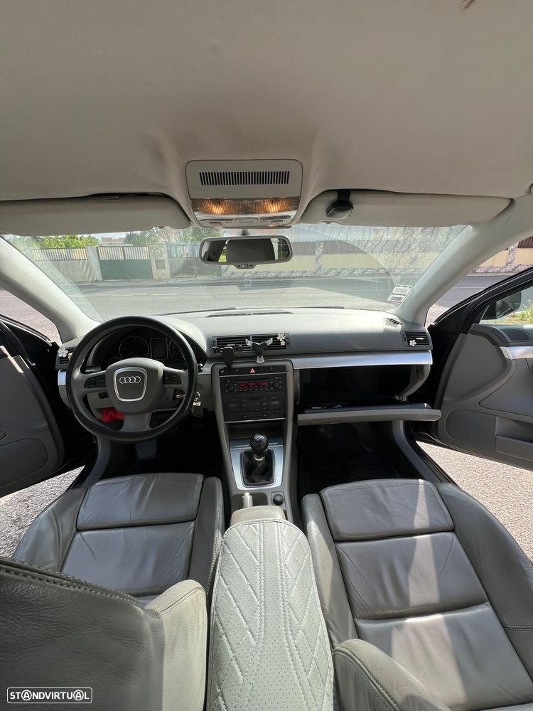 Audi A4 Avant 2.0 TDi - 6