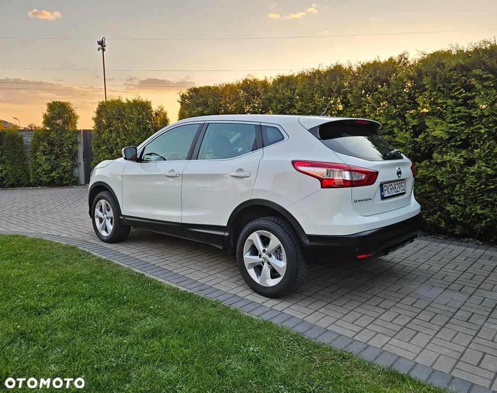Nissan Qashqai 1.6 DCi N-Connecta - 8