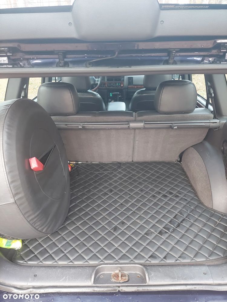 Jeep Grand Cherokee - 21