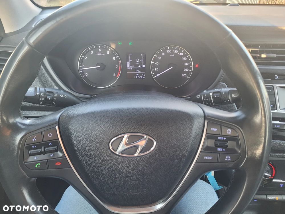 Hyundai i20 1.2 Trend - 10