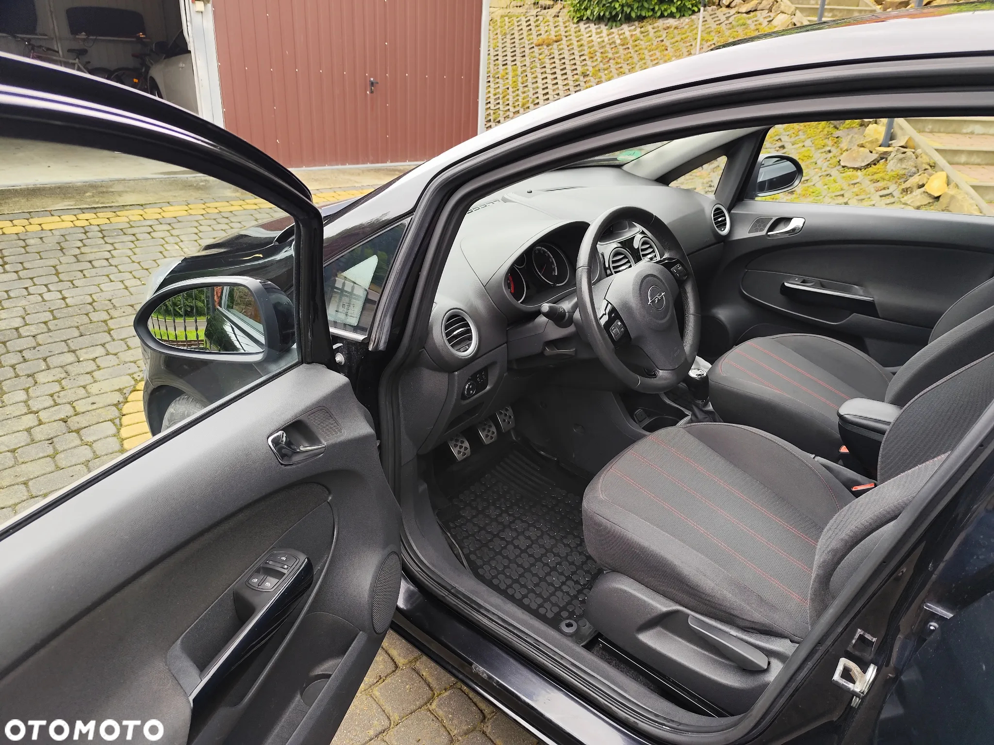 Opel Corsa 1.4 16V Active - 2