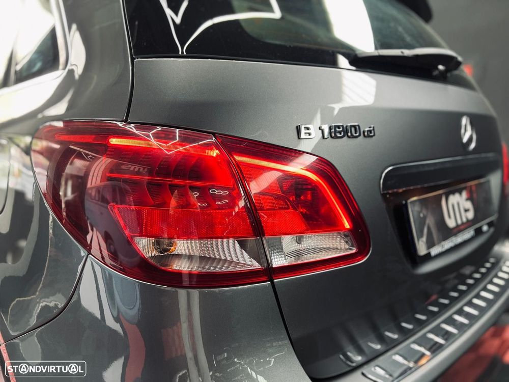 Mercedes-Benz B 180 d Style - 13