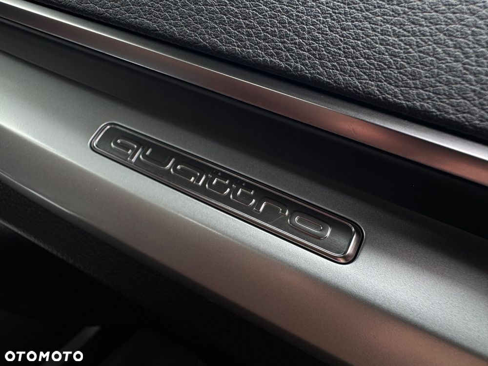 Audi Q5 50 TFSIe quattro S tronic S line business - 26