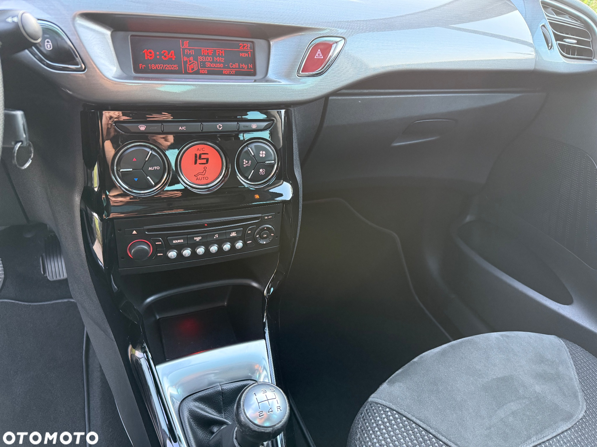 Citroën C3 VTi 120 Exclusive - 24