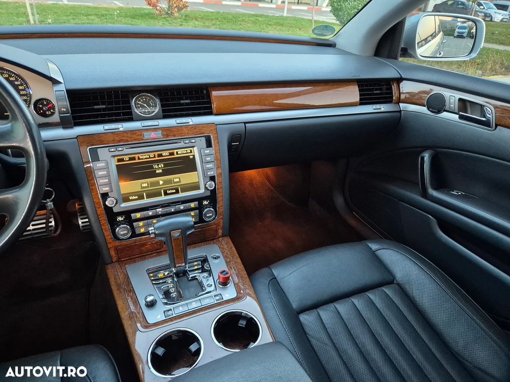 Volkswagen Phaeton - 12