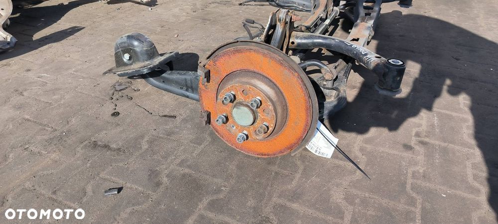 BELKA / SANKI TYŁ VOLKSWAGEN PASSAT B8 - 4