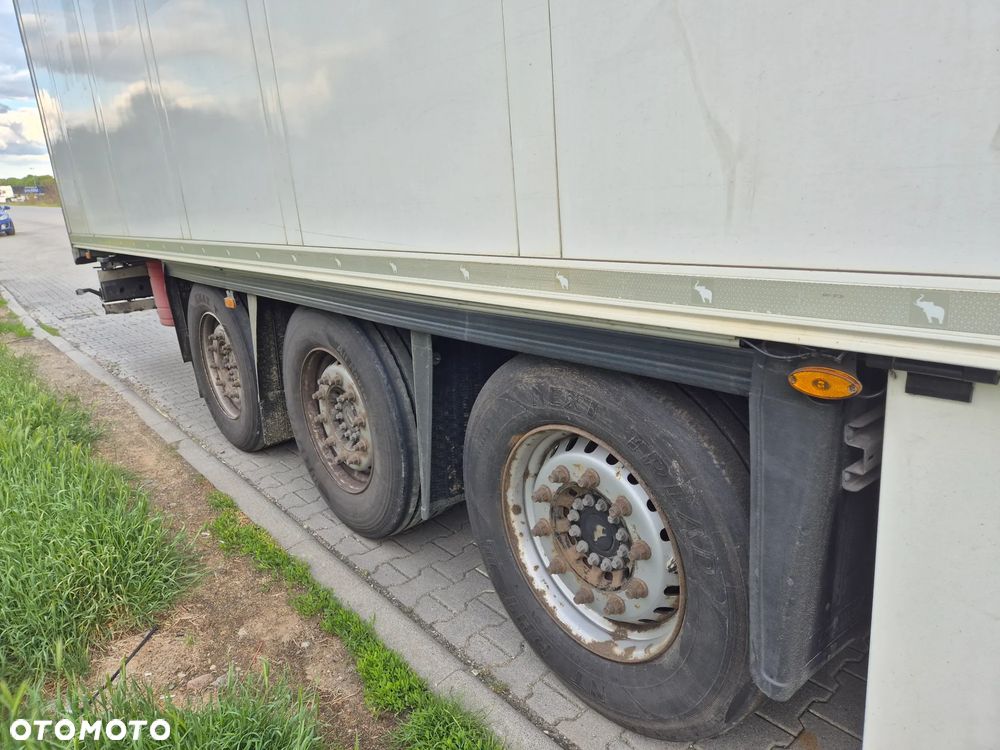 Schmitz Cargobull Vector 1950 MULTITEMPERATURA NOWE OPONY 100% / ŚCIANA GRODZIOWA / DOPPEL STOCK / BELKI / PODNOSZONA OŚ / z Niemiec / 2015 / CARRIER CHŁODNIA CHLODNIA LODÓWKA PODWÓJNY ZAŁADUNEK PIĘTROWA - 38