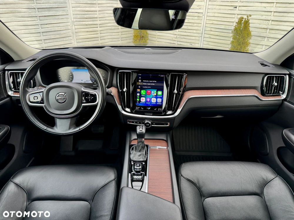 Volvo S60 B5 B AWD Ultimate Dark - 9