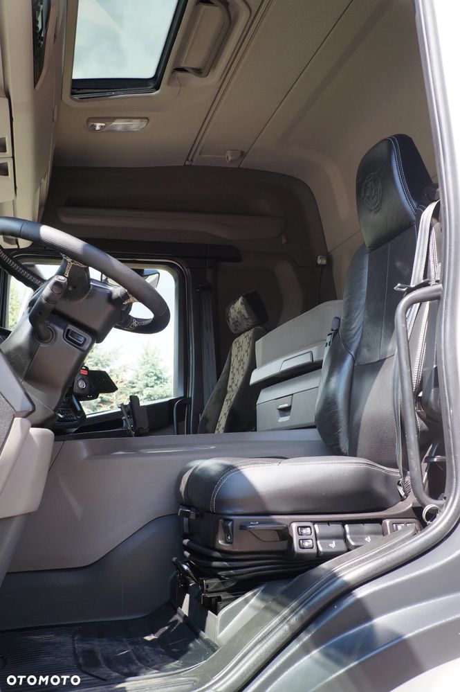 Scania P 450 6x2 CHŁODNIA KONTENER 8.45 m 21 PALET OŚ SKRĘTNA WINDA - 18