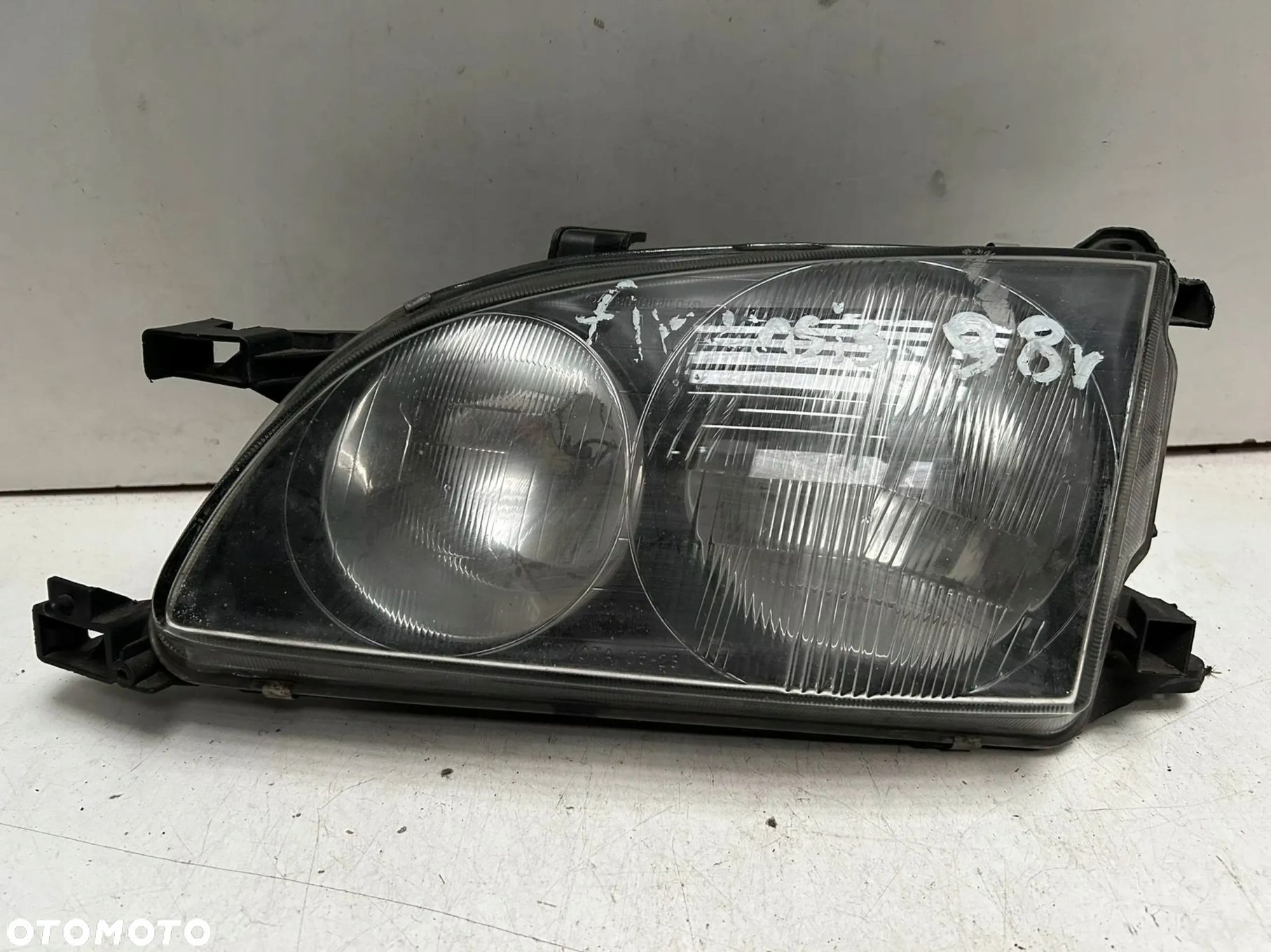 Reflektor lewy Toyota Avensis T22 - 1