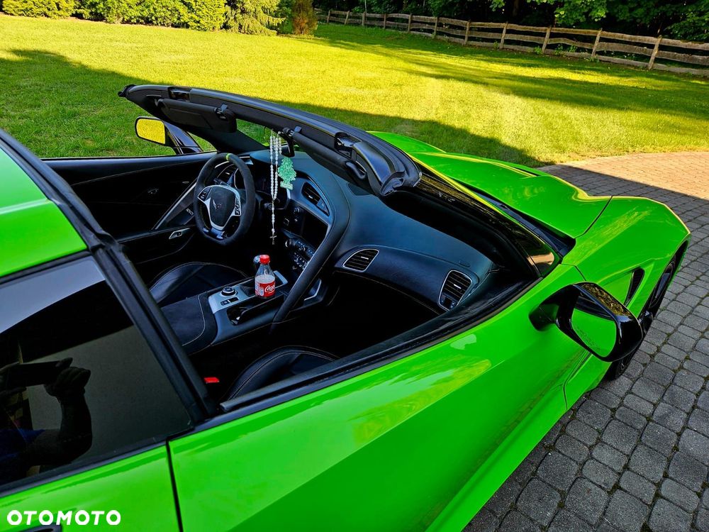 Chevrolet Corvette - 21