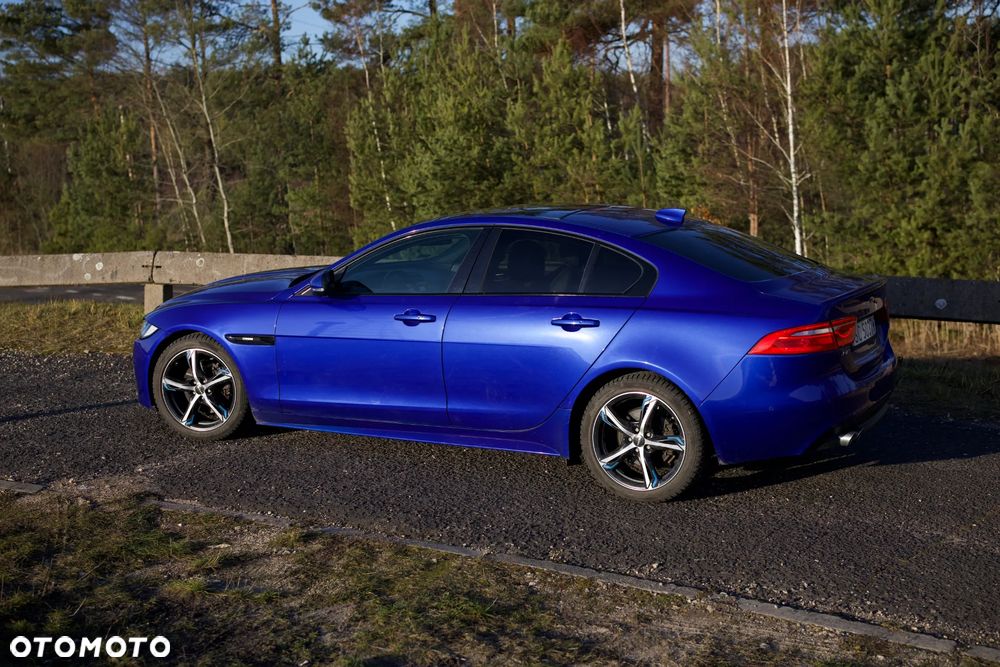 Jaguar XE 2.0 D R-Sport - 9