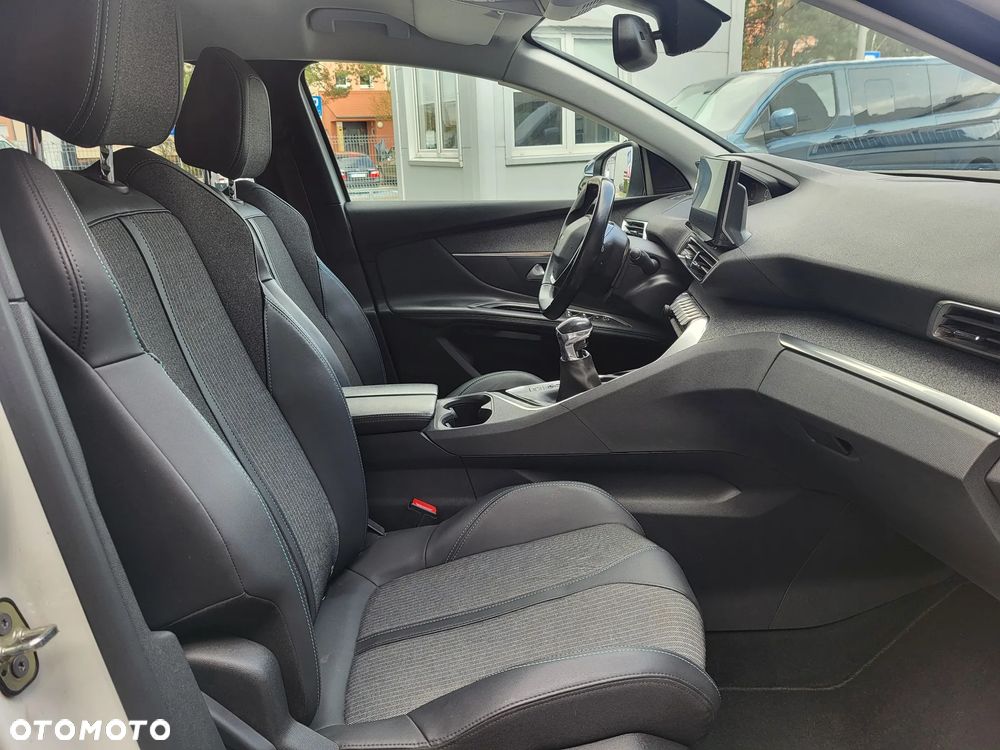 Peugeot 3008 1.5 BlueHDi Allure S&S - 14