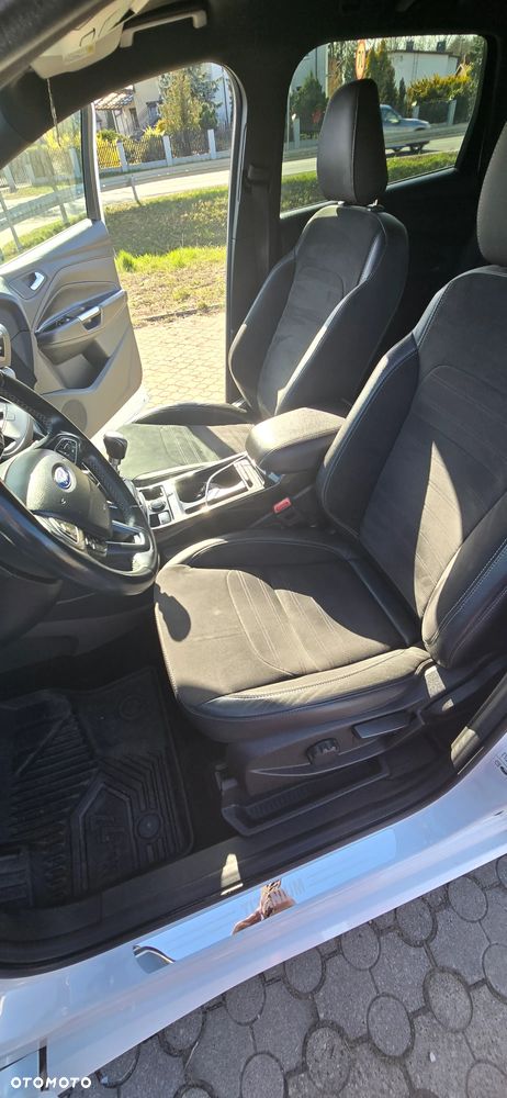 Ford Kuga 2.0 TDCi 2x4 ST-Line - 20