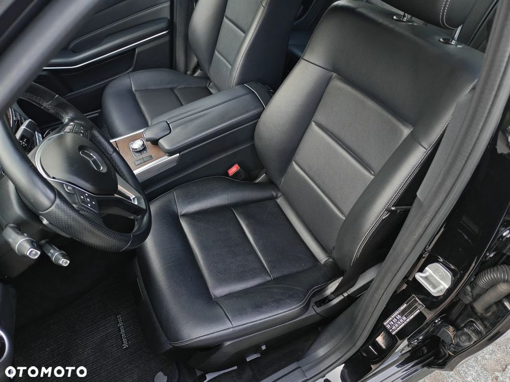 Mercedes-Benz Klasa E 350 BlueTEC 7G-TRONIC - 29