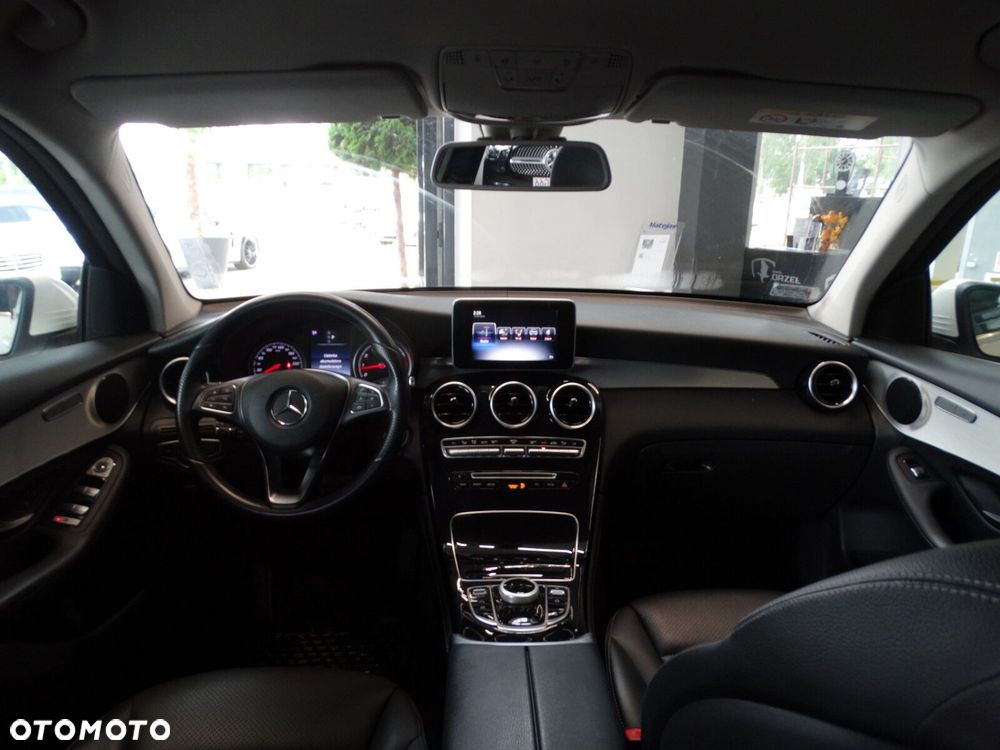 Mercedes-Benz GLC - 24