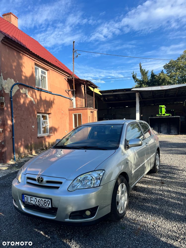 Toyota Corolla - 1