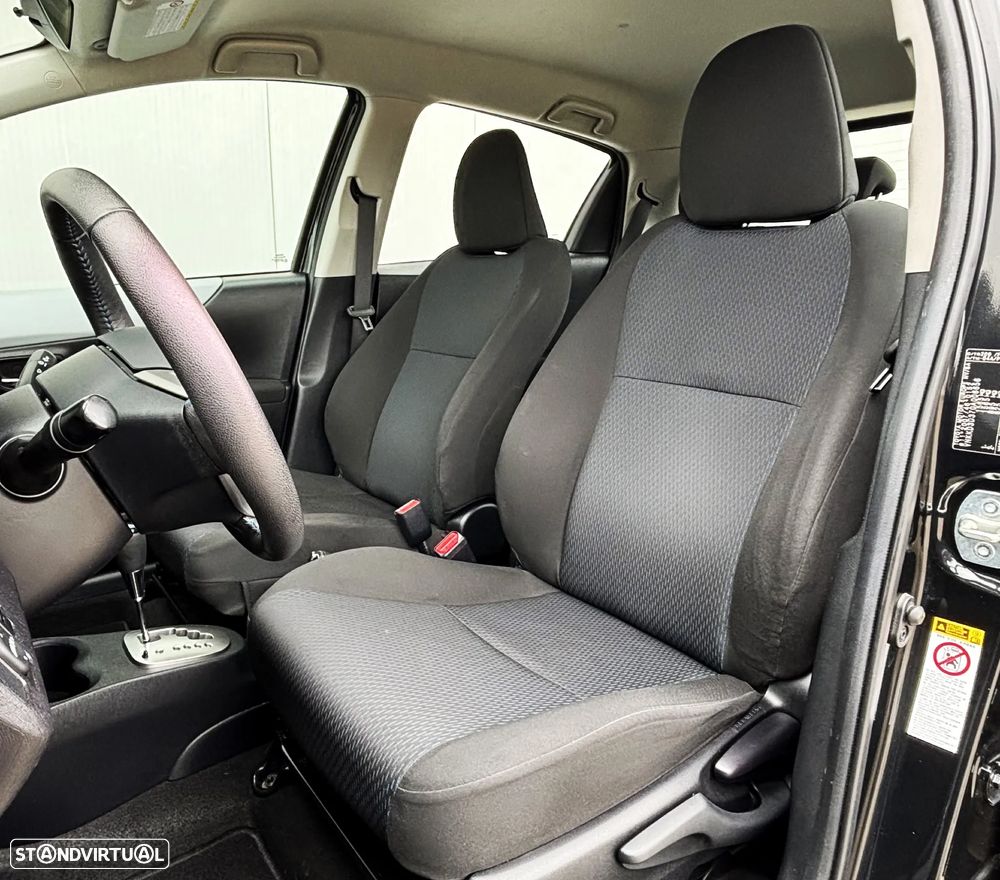 Toyota Yaris 1.5 HSD Comfort+P.Style - 13