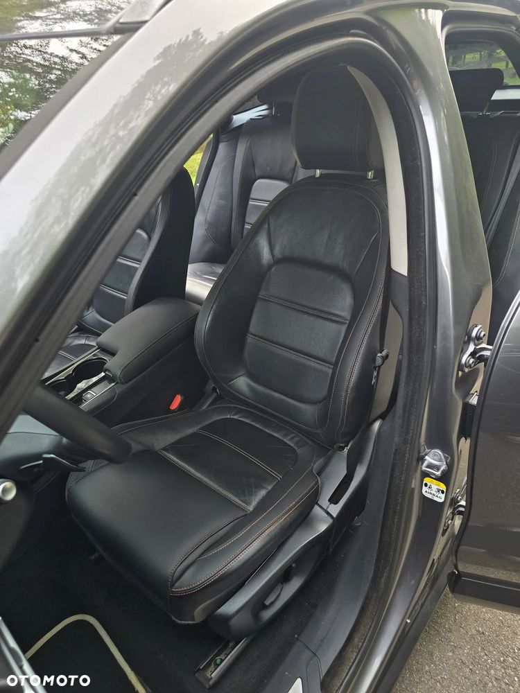 Jaguar F-Pace 20d AWD Prestige - 22