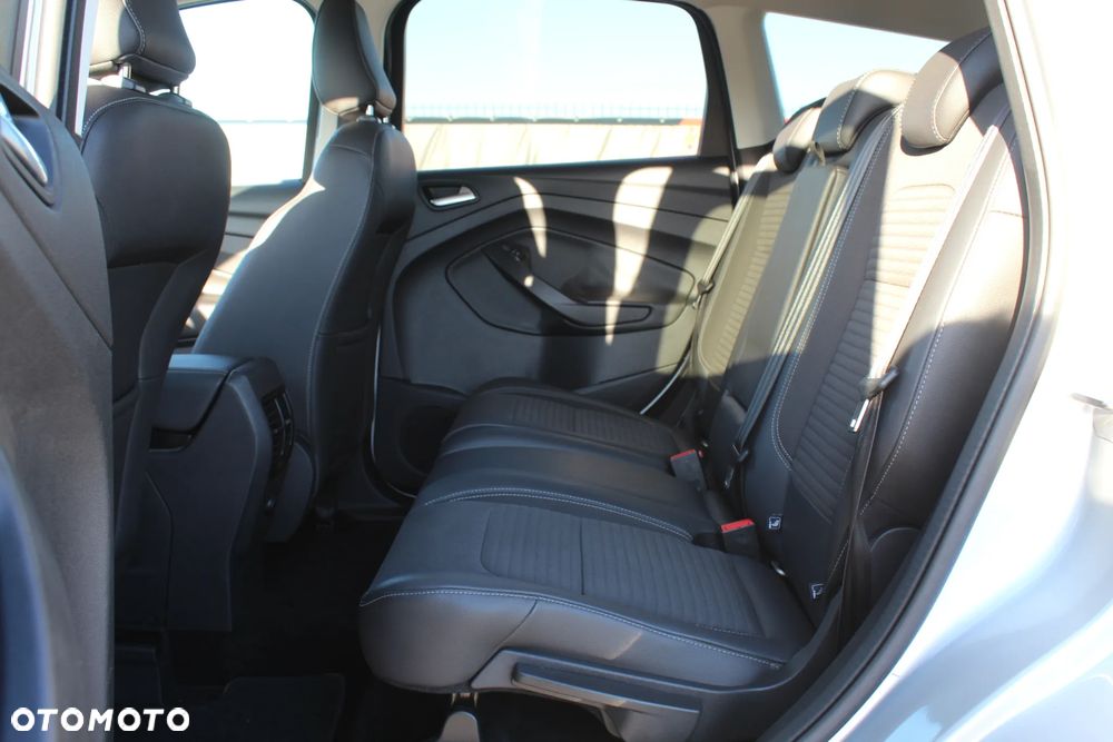 Ford Kuga 1.5 EcoBoost 2x4 Titanium - 30