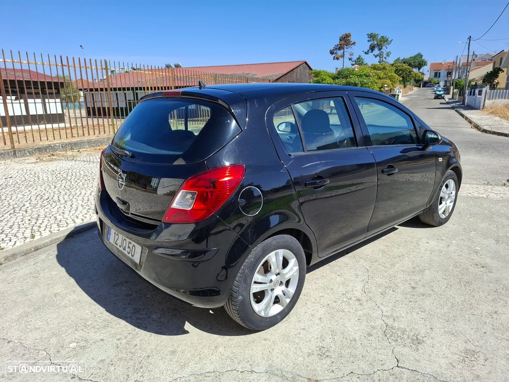 Opel Corsa 1.2 Cosmo - 4
