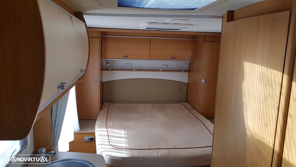 Burstner Nexxo T 687 Cama Central - 27