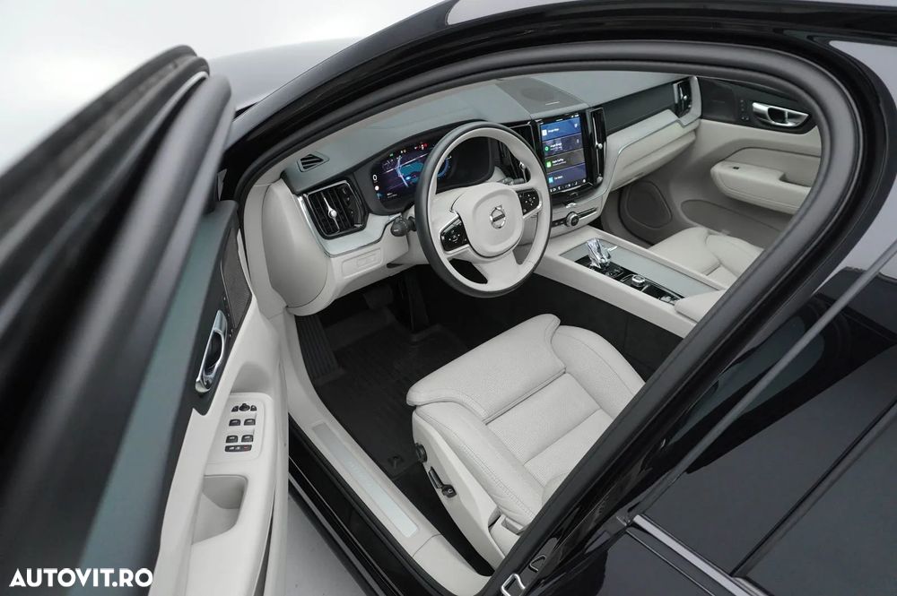 Volvo XC 60 Recharge T8 AWD AT Ultimate Dark - 9