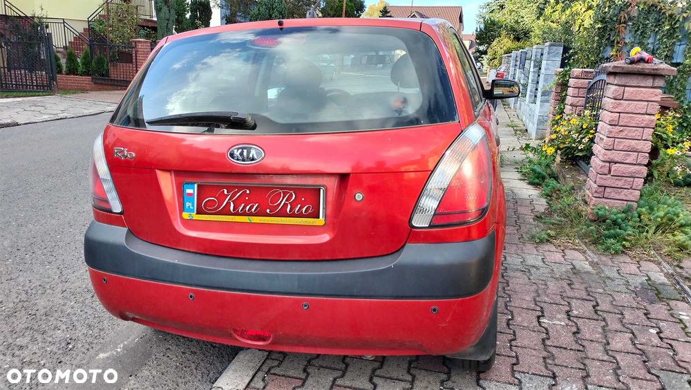 Kia Rio - 4