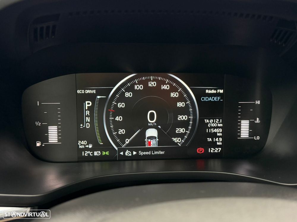 Volvo XC 60 2.0 D4 Momentum Geartronic - 25