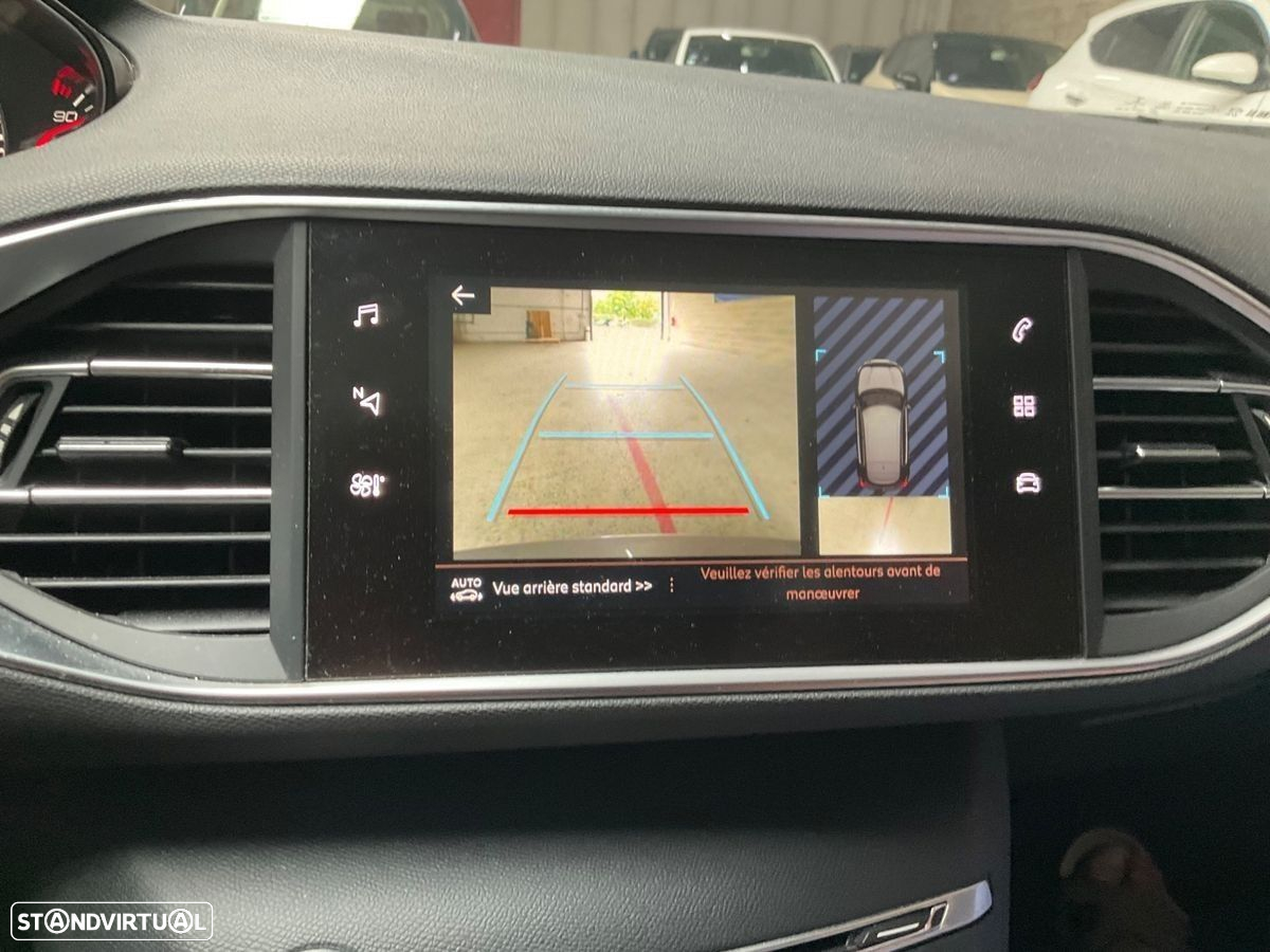 Peugeot 308 1.2 PureTech Allure - 16