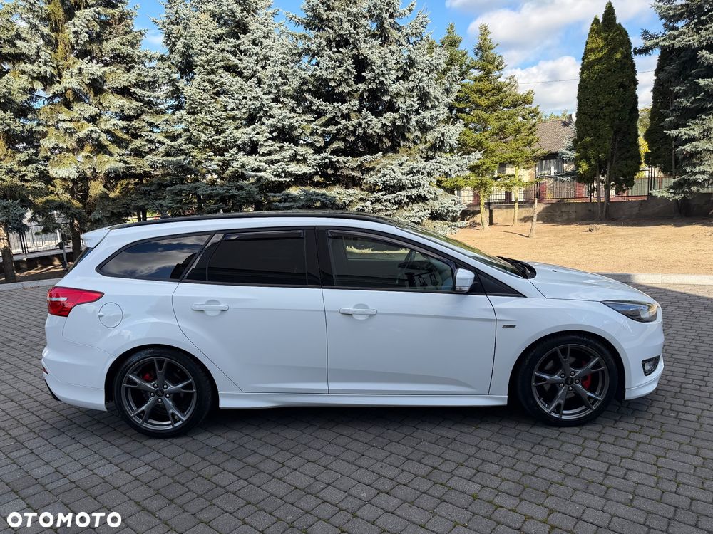 Ford Focus 1.5 EcoBoost ST-Line - 10