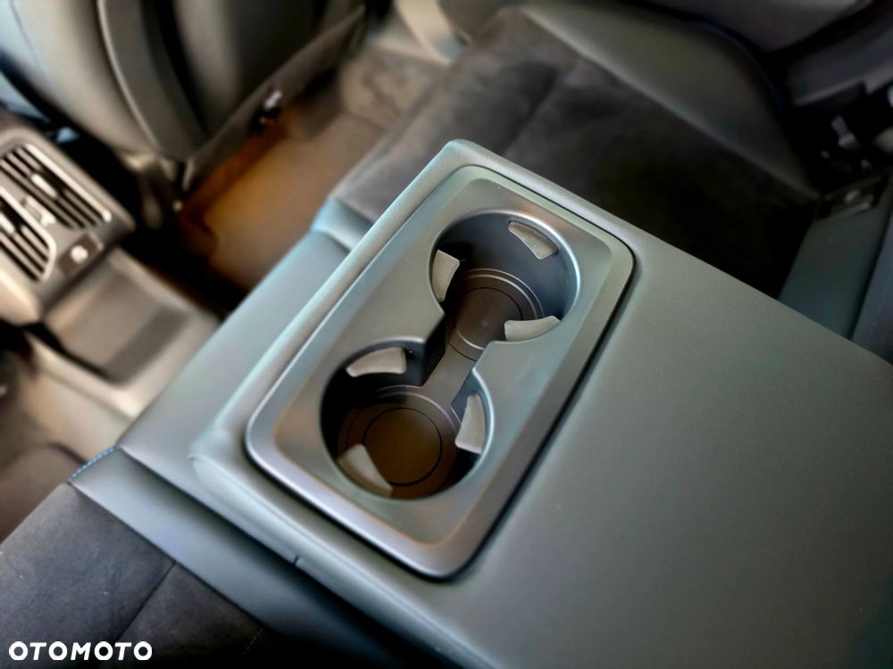 BMW X1 sDrive20i mHEV - 38