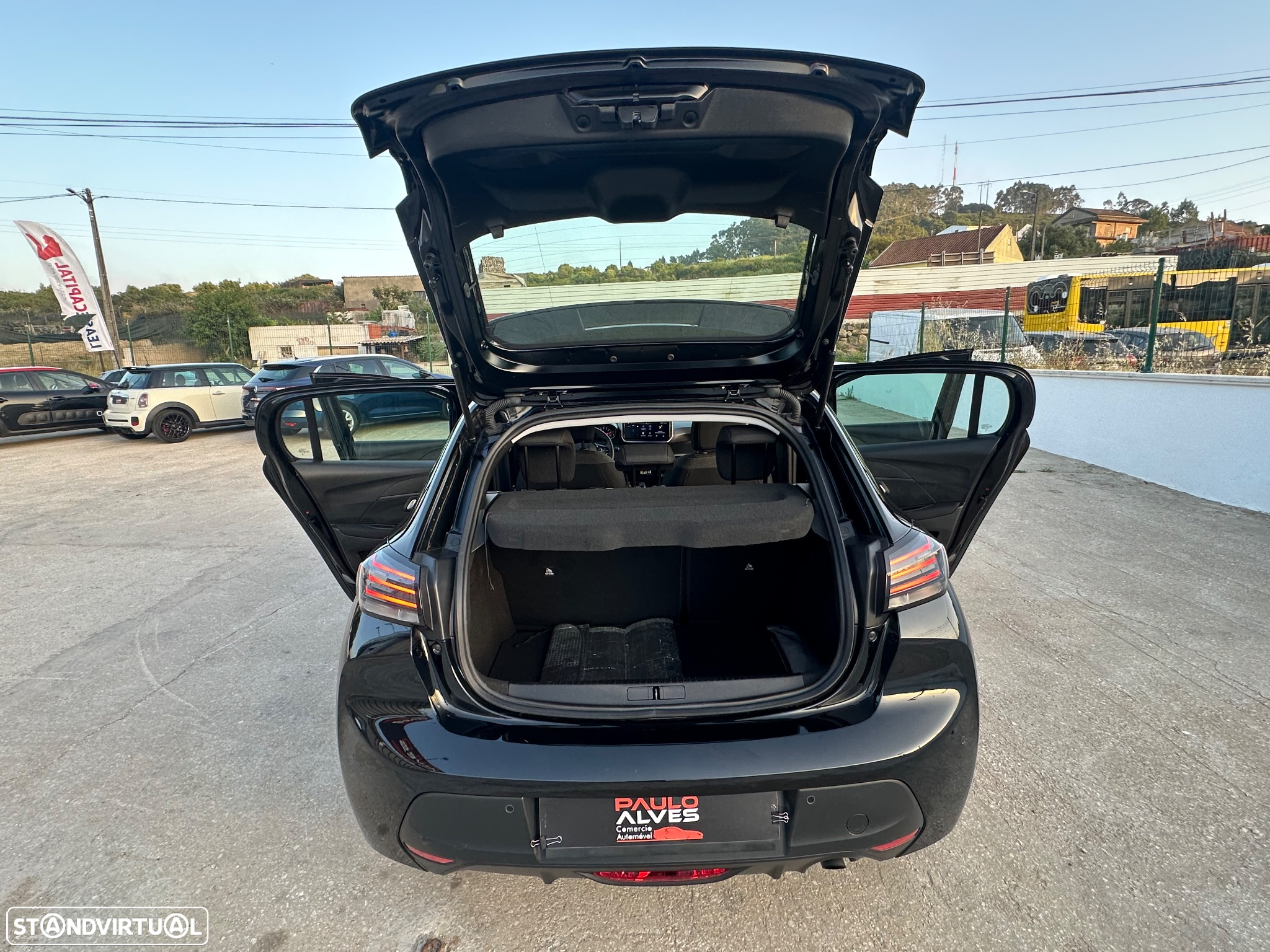 Peugeot 208 1.2 PureTech Active Pack - 31