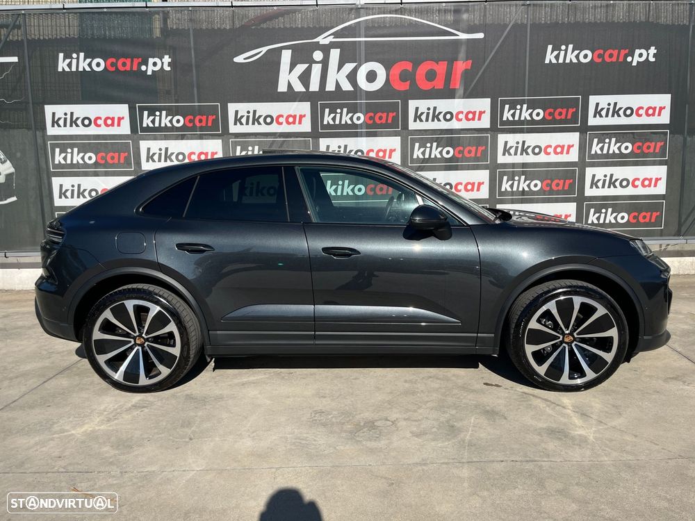 Porsche Macan Electric 4 - 5