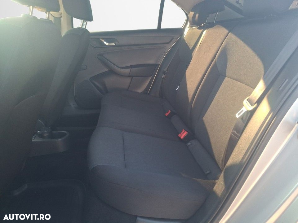 Skoda RAPID - 13