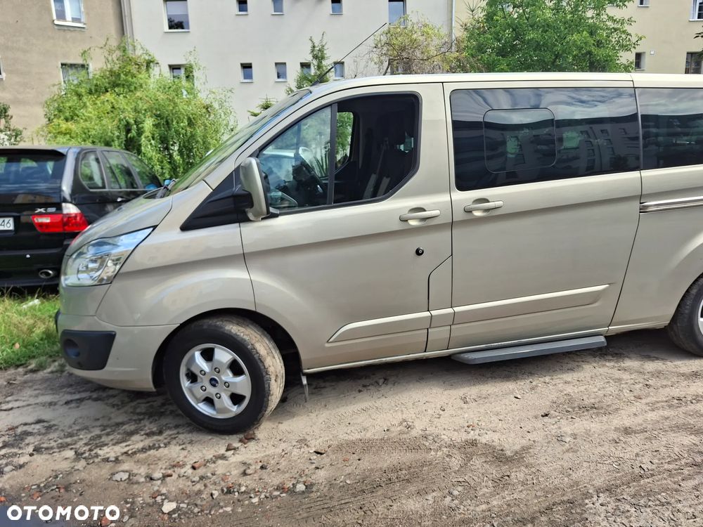 Ford Tourneo Custom - 17