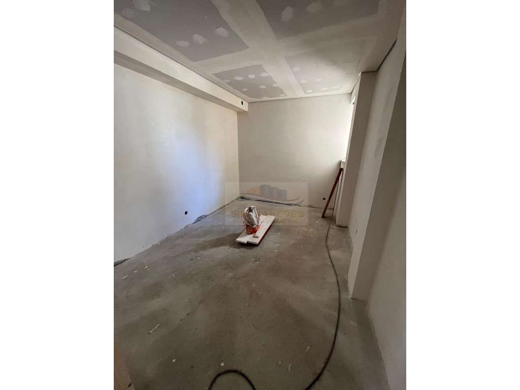 Moradia dos Sonhos 3 Suítes, Piscina, Painel Solar, 4 Vagas Garagem... - Grande imagem: 4/26