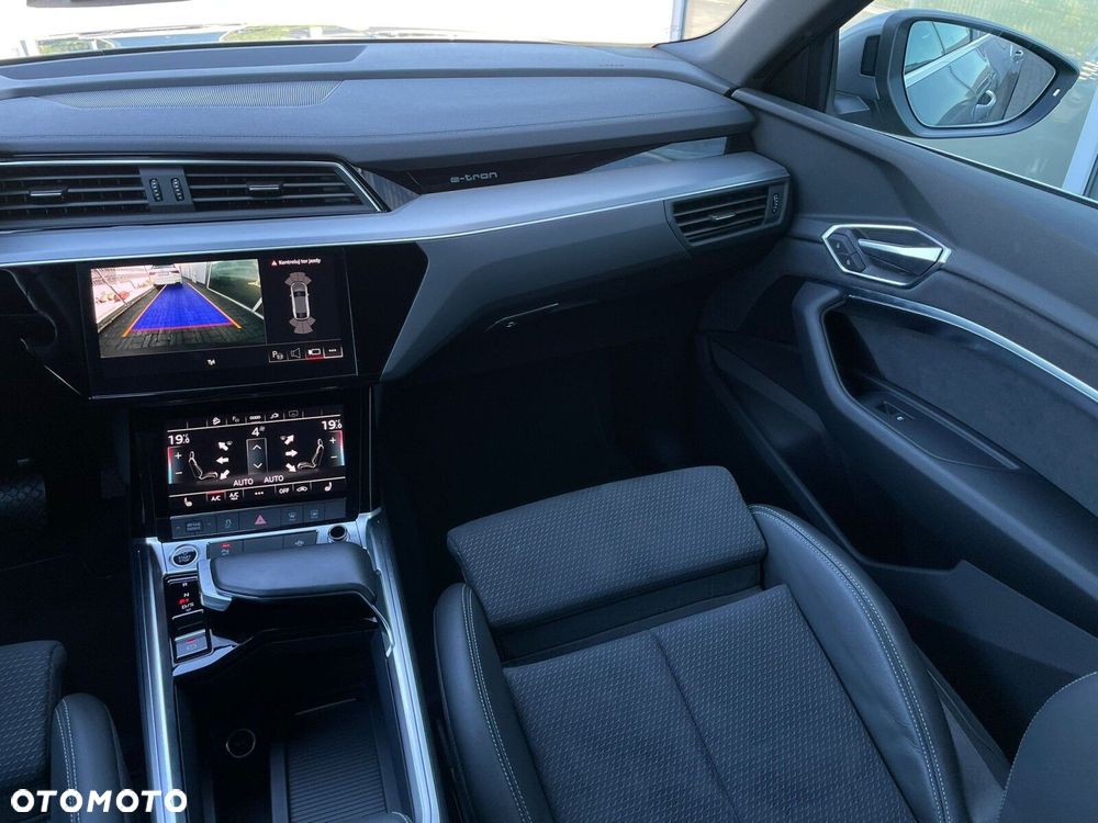 Audi e-tron Sportback - 16