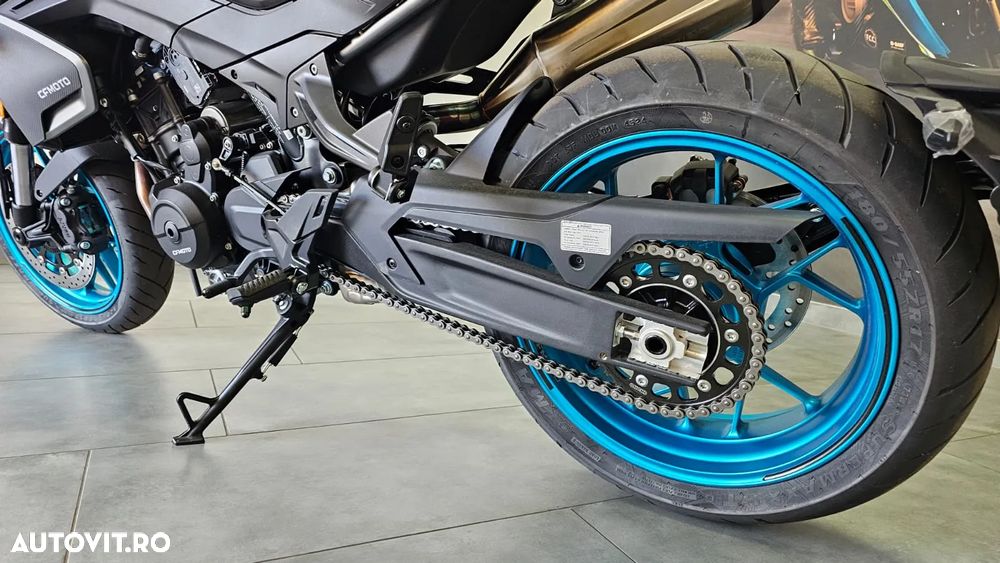 CF Moto 800 NK Advanced - 11