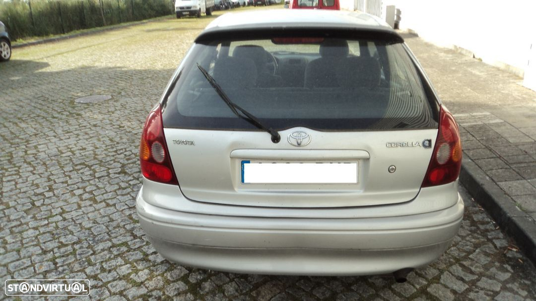 Toyota Corolla E11 1.4 3P 2001 - Para Peças - 8