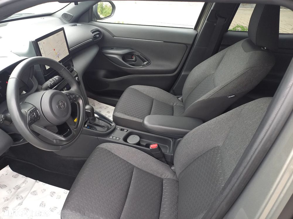 Toyota Yaris 1.5 VVT-i HSD Dynamic Bi-tone - 12