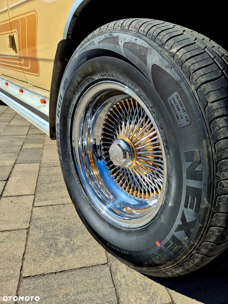 Chevrolet Chevy Van - 14