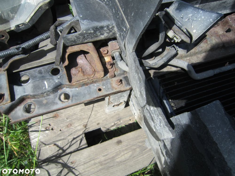 Pas przedni kompletny Nissan Pathfinder R51 2.5 dCi - 2