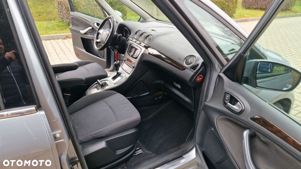 Ford Galaxy 2.0 TDCi Ghia - 16