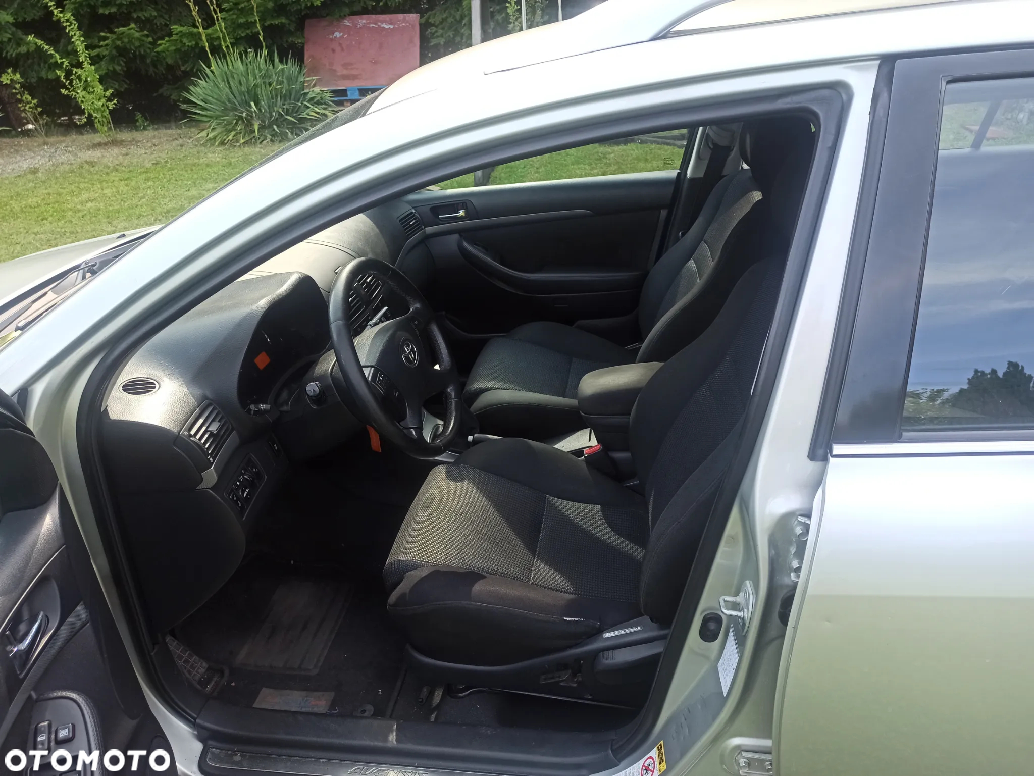 Toyota Avensis 2.0 D-4D Sol - 17